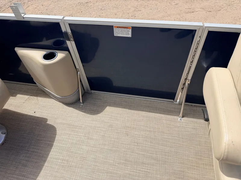 Slide: The Image of Sylvan Mirage 8524 LE & 150HP Mercury 4Stroke - $29,995 2016 - 35