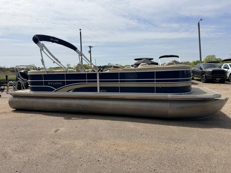 Slide: The Image of Sylvan Mirage 8524 LE & 150HP Mercury 4Stroke - $29,995 2016 - 53