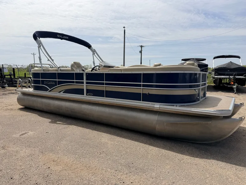 Slide: The Image of Sylvan Mirage 8524 LE & 150HP Mercury 4Stroke - $29,995 2016 - 54
