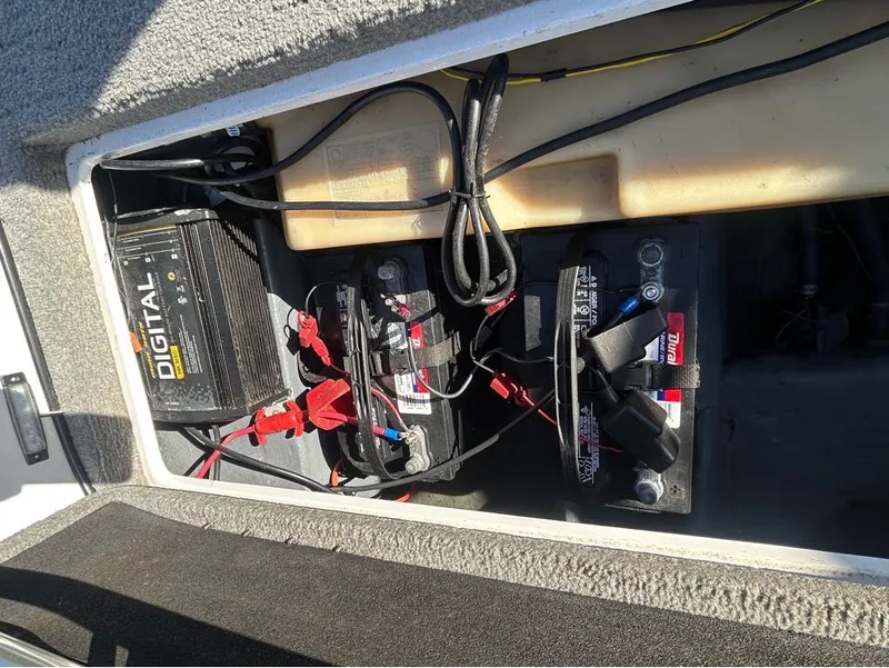 Slide: The Image of Battery compartment of a 2005 Nitro X750 DC boat. - 10
