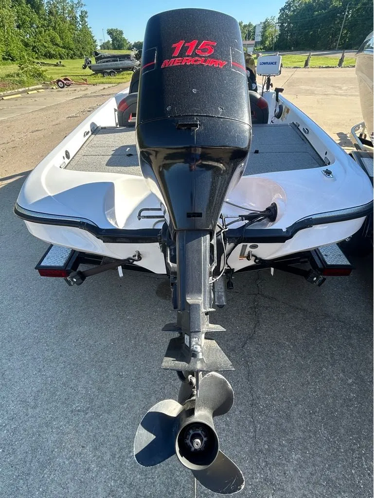 Slide: The Image of 2005 Nitro X750 DC boat with Mercury 115 outboard motor. - 11
