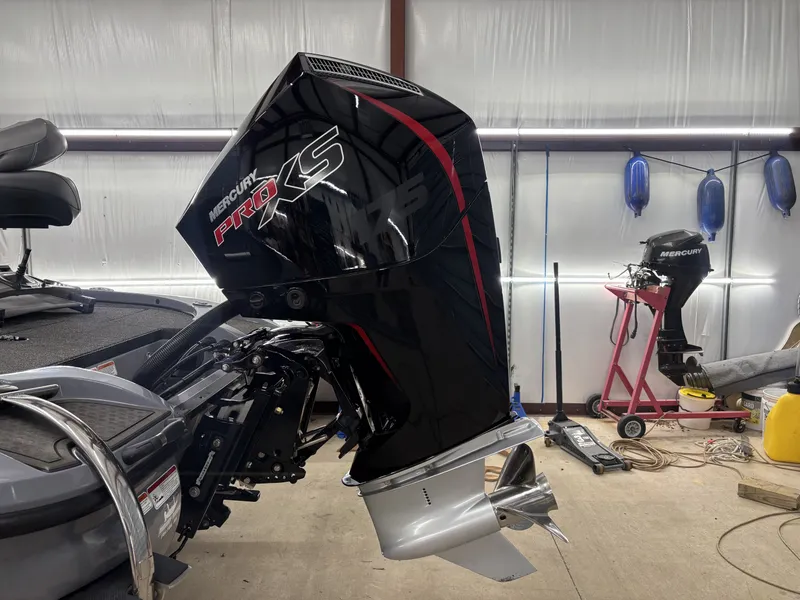 Slide: The Image of 2023 Nitro Z18 Pro with Mercury Pro XS outboard motor. - 6