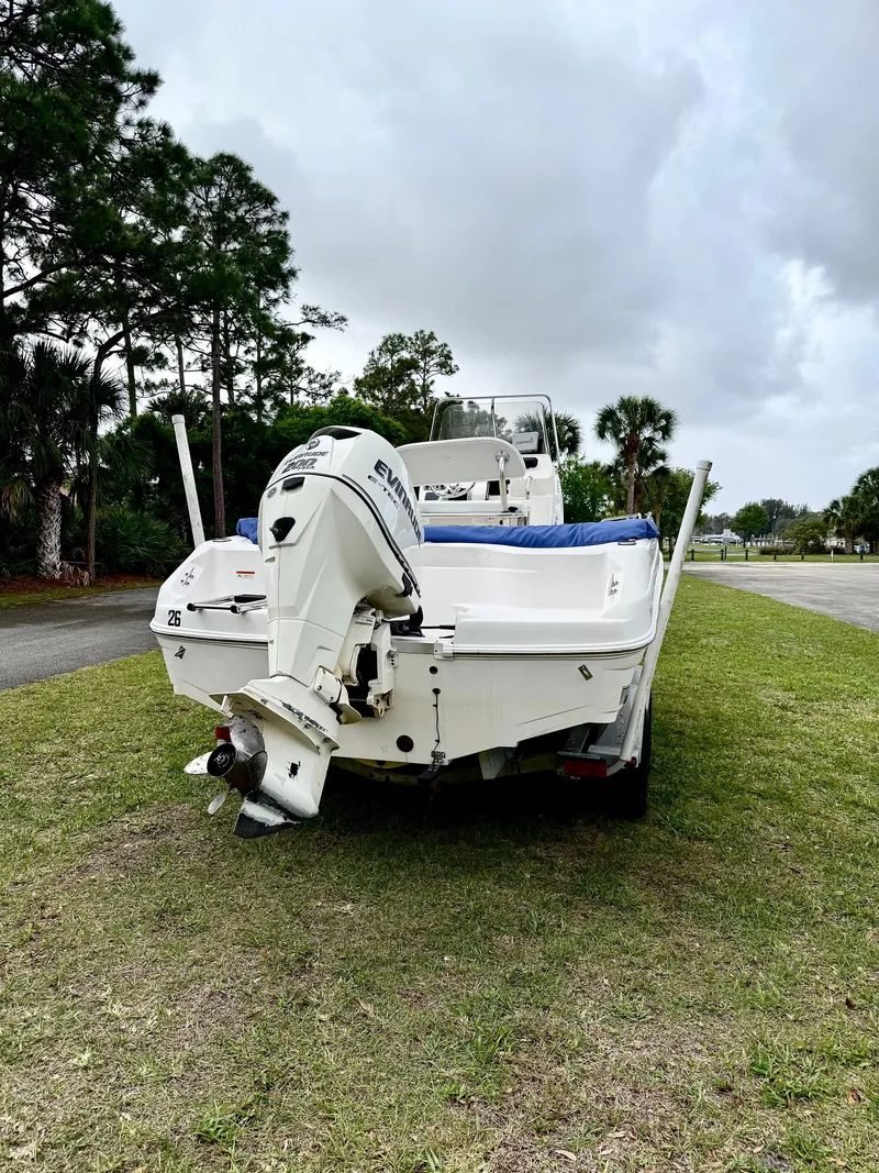 Slide: The Image of Wellcraft 212 Fisherman 2005 - 1