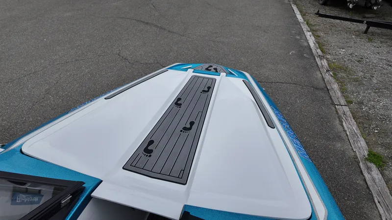 Slide: The Image of 2025 Flightcraft boat with modern design on asphalt. - 10