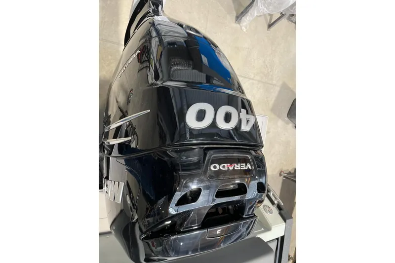 Slide: The Image of Black 400 horsepower Verado outboard motor on XO DFNDR A8, 2026 model. - 39