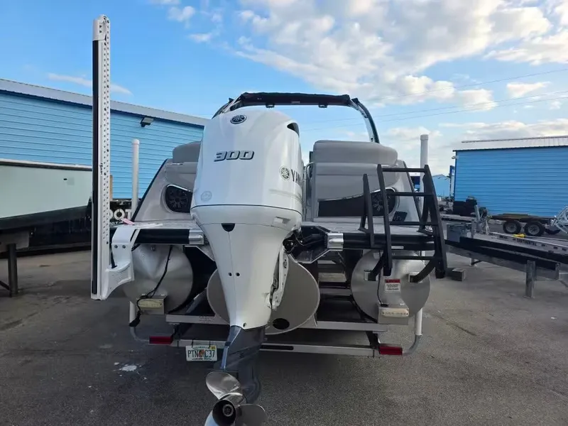 Slide: The Image of 2020 Bennington 25QXFB with Yamaha 300 outboard motor. - 6