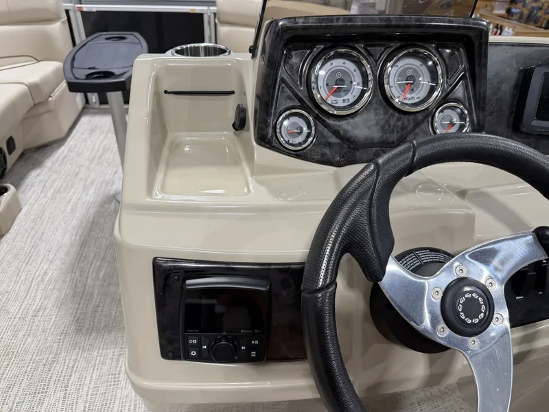 Slide: The Image of Dashboard of a 2022 G3 SELECT 20 C boat. - 18