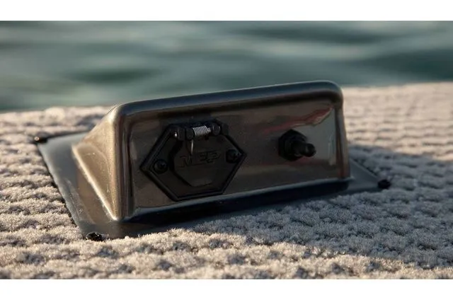 Slide: The Image of Lowe Sport Deck 224 2018 - 3