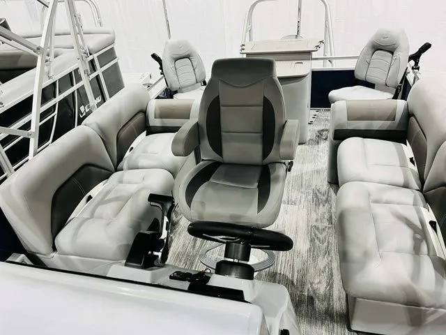 Slide: The Image of Landau Alure 21 Center Console 2026 - 25