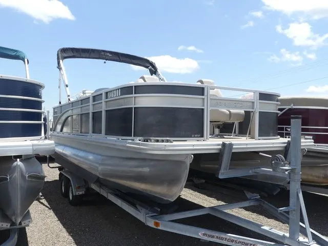 Slide: The Image of 2016 Bennington 21 SFX Premium pontoon boat on trailer. - 3