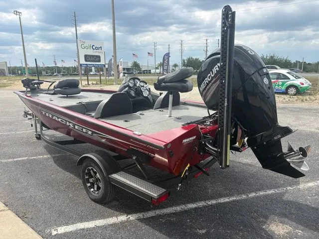 Slide: The Image of Tracker Pro Team 195 TXW 2019 - 5