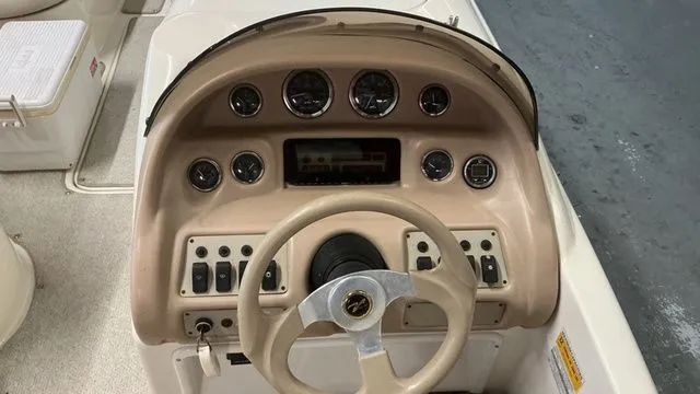 Slide: The Image of Sea Ray 240 Sundeck 1997 - 11