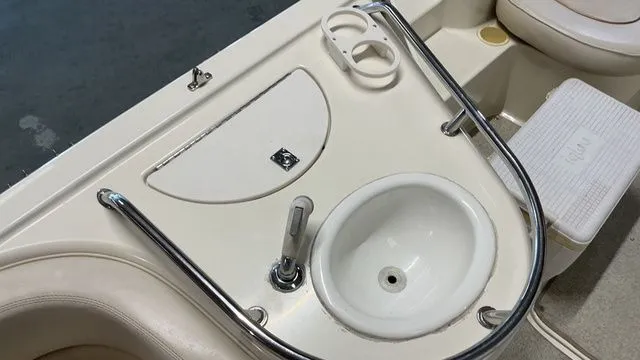 Slide: The Image of Sea Ray 240 Sundeck 1997 - 13