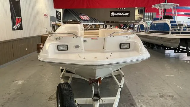 Slide: The Image of Sea Ray 240 Sundeck 1997 - 8