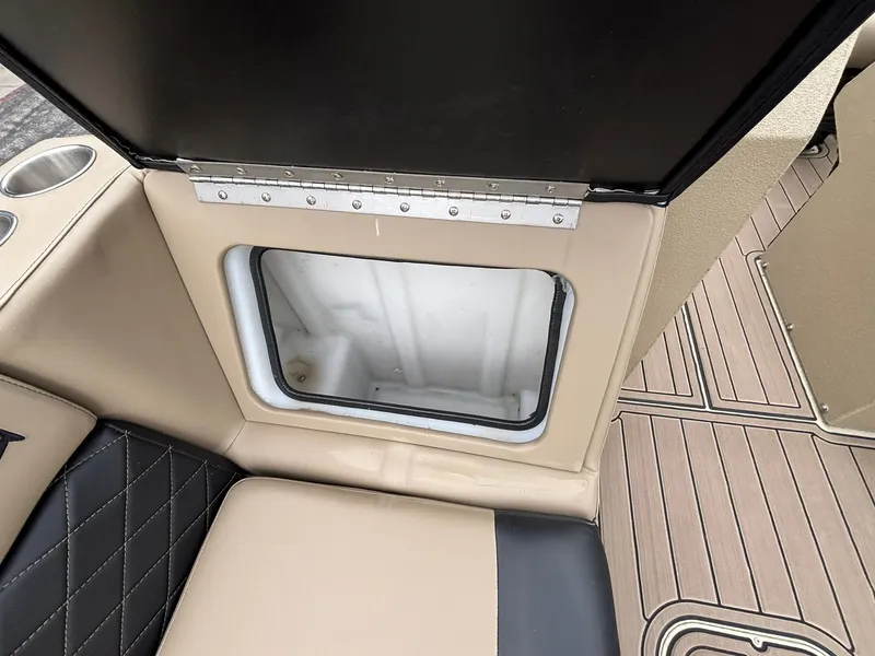 Slide: The Image of Interior of SeaArk Easy Cat 2026 with storage compartment. - 17