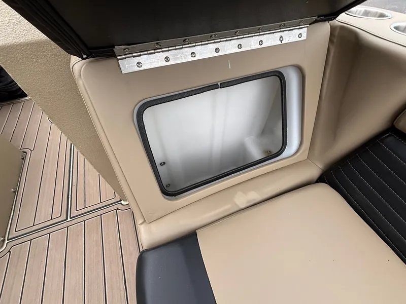 Slide: The Image of Interior of SeaArk Easy Cat 2026 with storage compartment. - 18