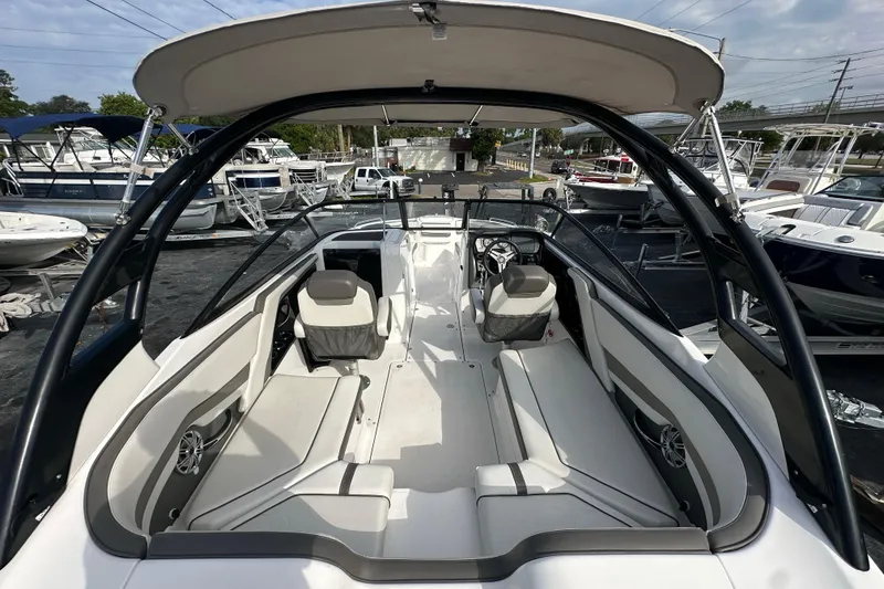 Slide: The Image of Interior of a 2017 Yamaha Boats 242 Limited S with seating. - 25