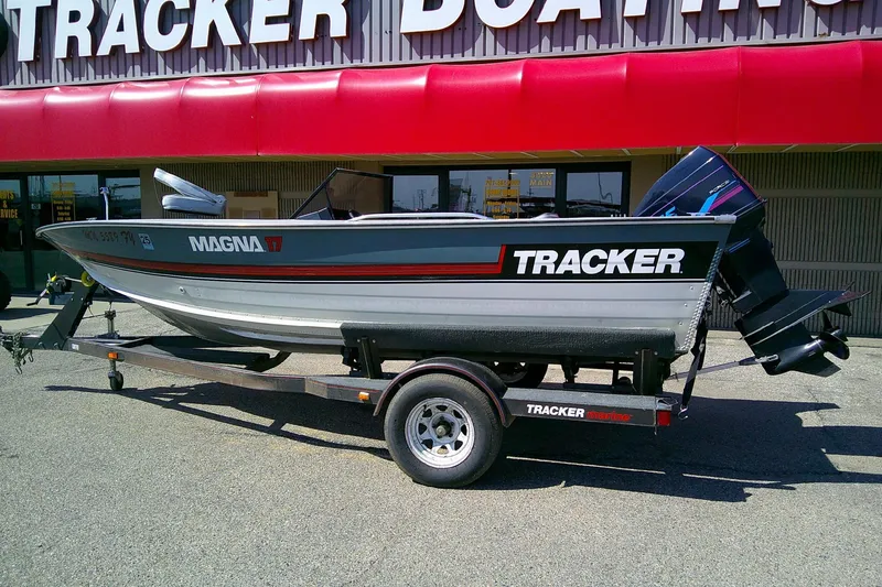 The Image of Tracker Pro Deep V-17 1989 - undefined