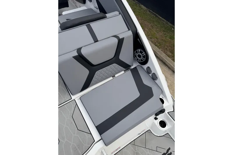 Slide: The Image of Interior of Yamaha Boats 222XD 2026 with gray upholstery. - 10