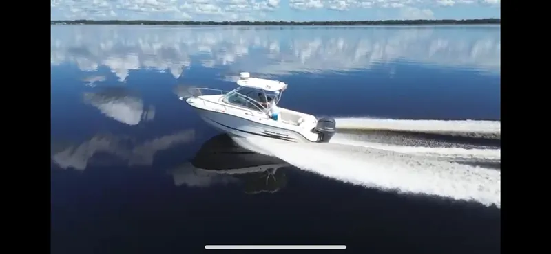 Slide: The Image of 2007 Hydra-Sports Vector 2200 VX on calm water. - 7