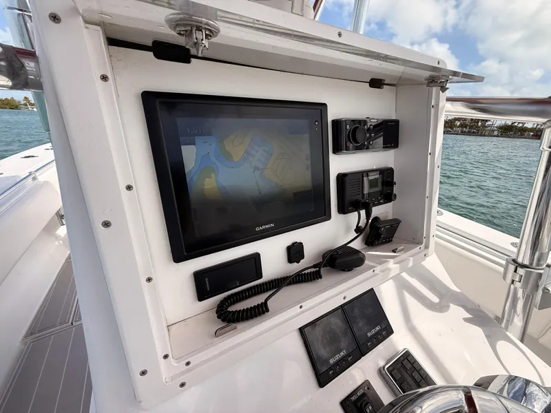 Slide: The Image of Navigation system on a 2001 Contender 27 Tournament boat. - 20