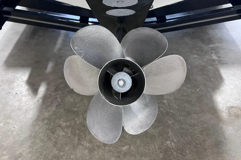 Slide: The Image of Propeller of 2007 Monterey 248LS Montura Bowrider on concrete floor. - 39
