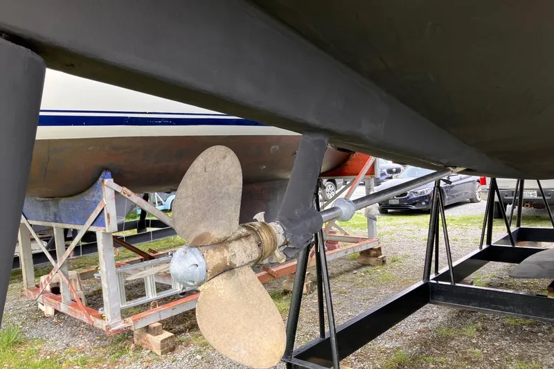 Slide: The Image of Propeller and shaft of a 1994 Sabre 362 sailboat on a stand. - 13