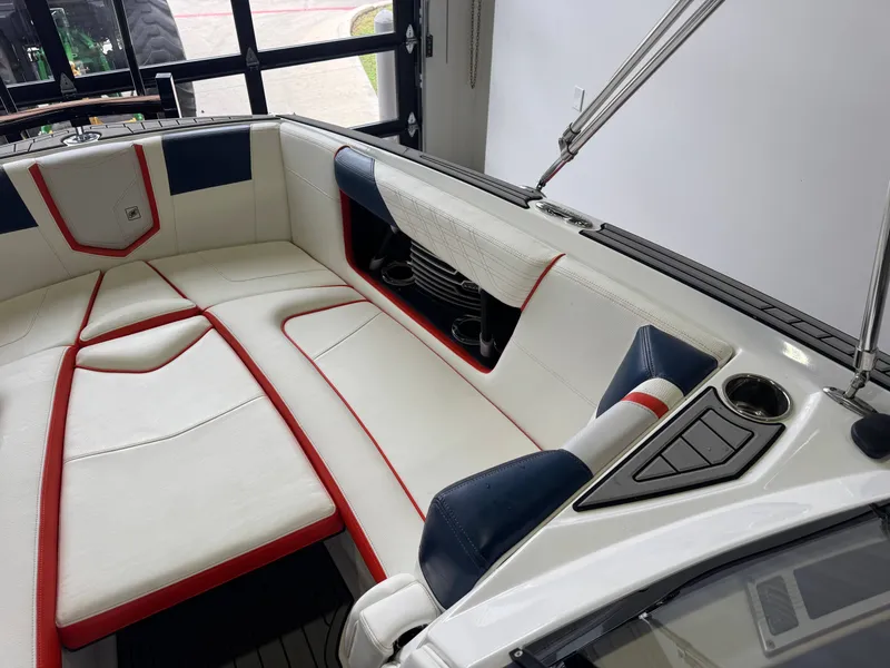 Slide: The Image of Interior of a 2019 Nautique Super Air Nautique G25 boat. - 19