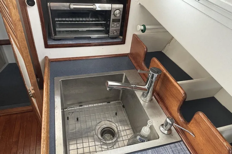 Slide: The Image of Roughwater 35 - Galley - 3