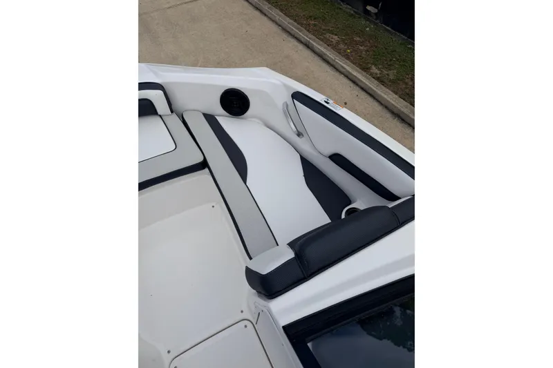 Slide: The Image of Interior of Yamaha AR195 boat, 2026 model, featuring stylish seating. - 10
