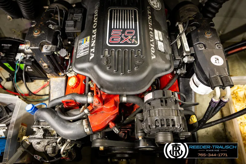 Slide: The Image of Volvo Penta 5.0 GXI engine in 2007 Glastron GXL 205 boat. - 22