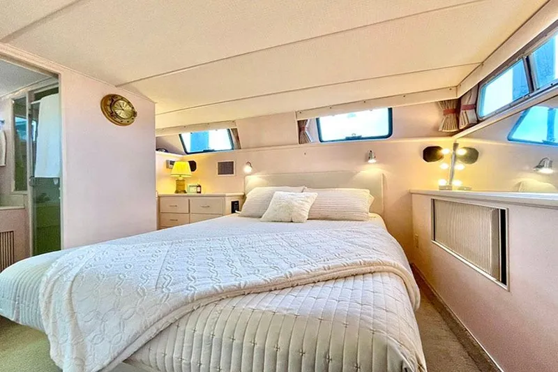 Slide: The Image of Owners Stateroom - 18