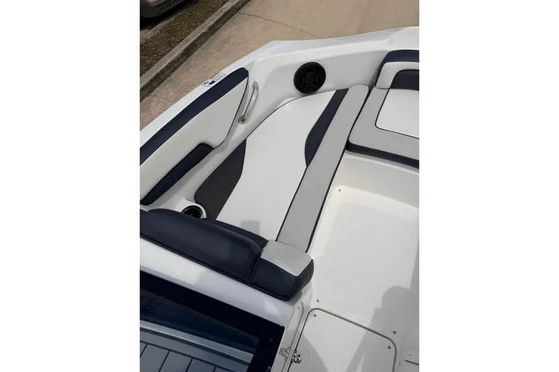 Slide: The Image of 2026 Yamaha Boats SX195 interior seating with sleek design and modern upholstery. - 10