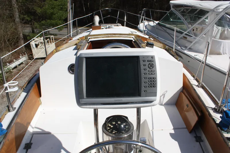 Slide: The Image of Cape Dory 27 1983 - 13