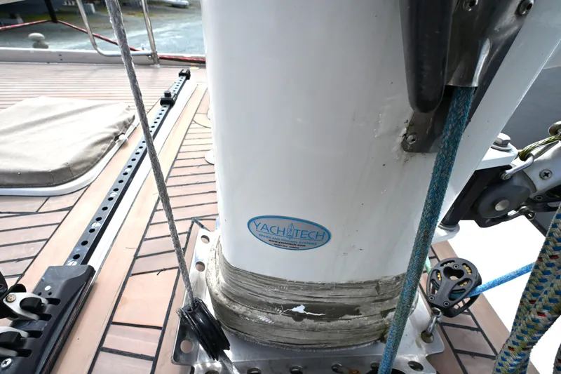 Slide: The Image of Deck of 2006 Waterline 50 yacht with mast and rigging details. - 22