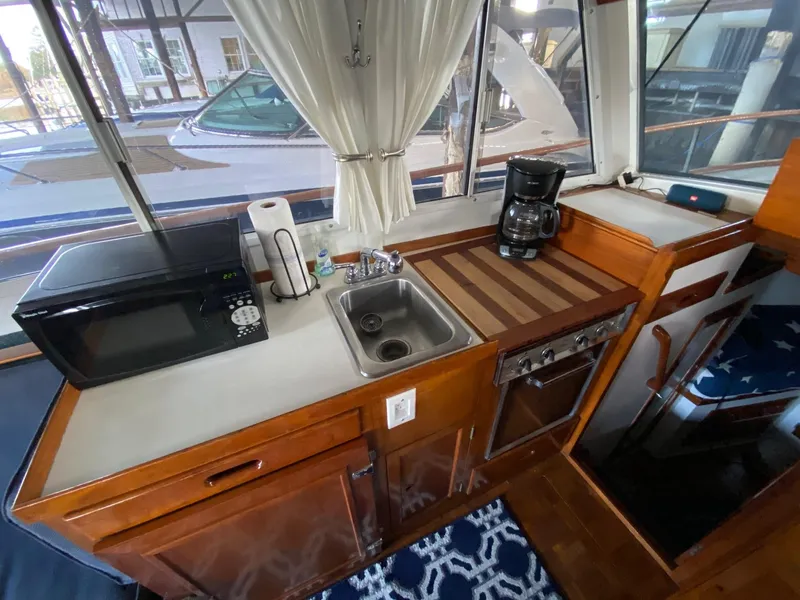Slide: The Image of Grand Banks 32 - 12