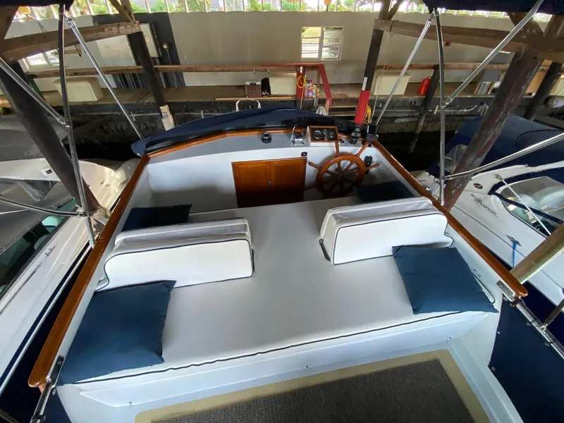 Slide: The Image of Grand Banks 32 - 15