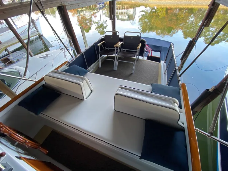 Slide: The Image of Grand Banks 32 - 17