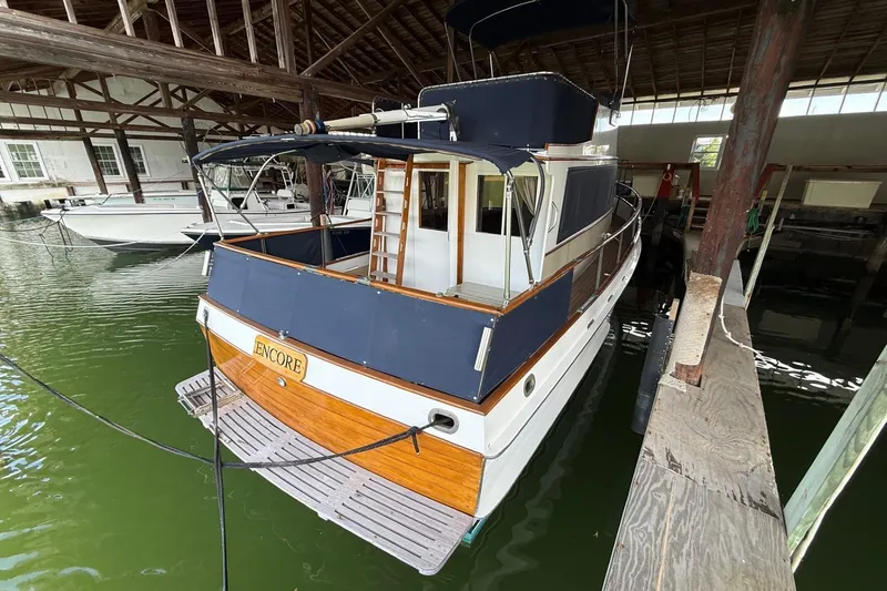 Slide: The Image of Grand Banks 32 - 2