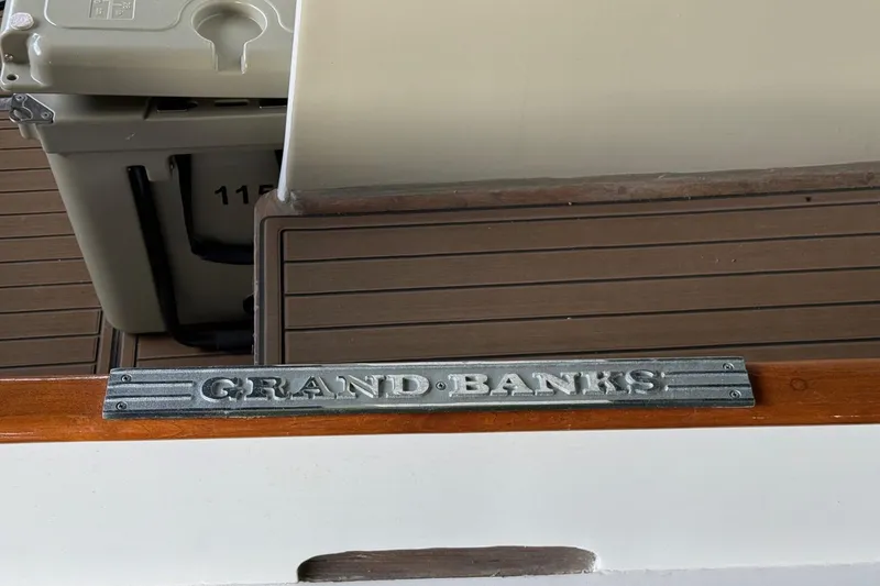 Slide: The Image of Grand Banks 32 - 28