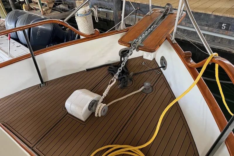 Slide: The Image of Grand Banks 32 - 3