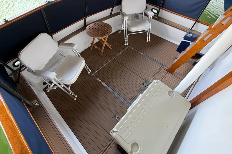 Slide: The Image of Grand Banks 32 - 4
