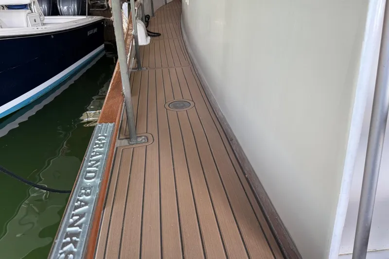 Slide: The Image of Grand Banks 32 - 5