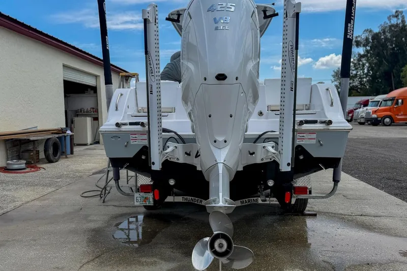 Slide: The Image of Outboard motor of 2023 Sportsman Heritage 261 Center Console, featuring 425 V8 5.6L engine. - 65