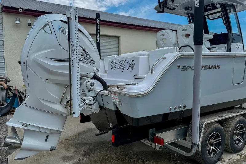 Slide: The Image of 2023 Sportsman Heritage 261 Center Console with Yamaha XTO outboard motor. - 67