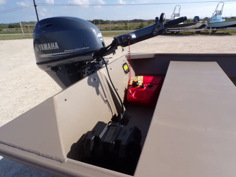 Slide: The Image of Weldcraft 1652 CDL FO 2026 with Yamaha outboard motor. - 9
