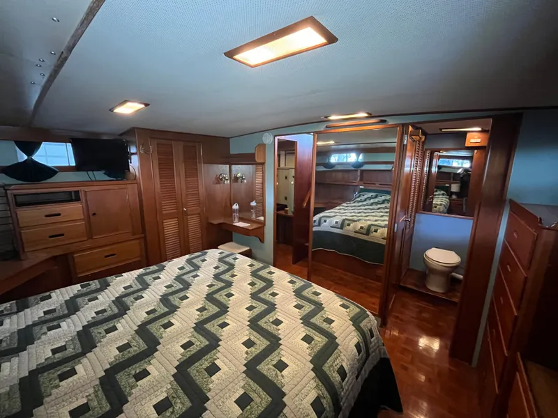 Slide: The Image of Grand Banks 49 Motor Yacht 1987 - 32