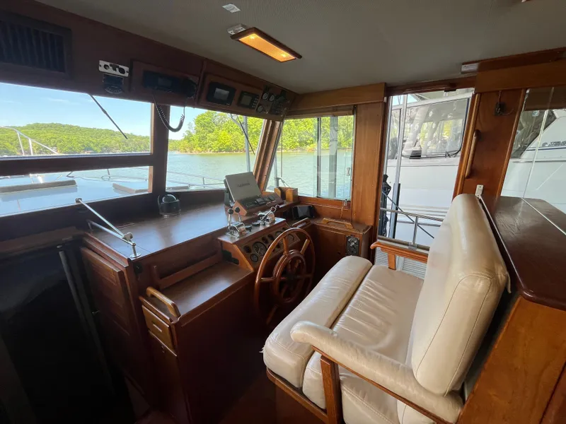 Slide: The Image of Grand Banks 49 Motor Yacht 1987 - 35