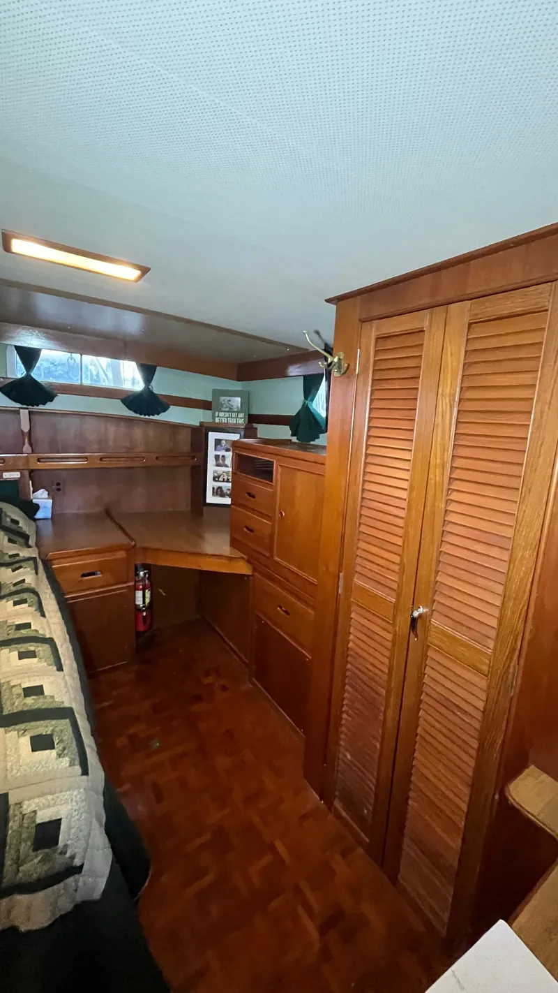 Slide: The Image of Grand Banks 49 Motor Yacht 1987 - 37
