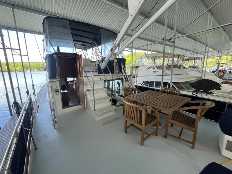 Slide: The Image of Grand Banks 49 Motor Yacht 1987 - 4